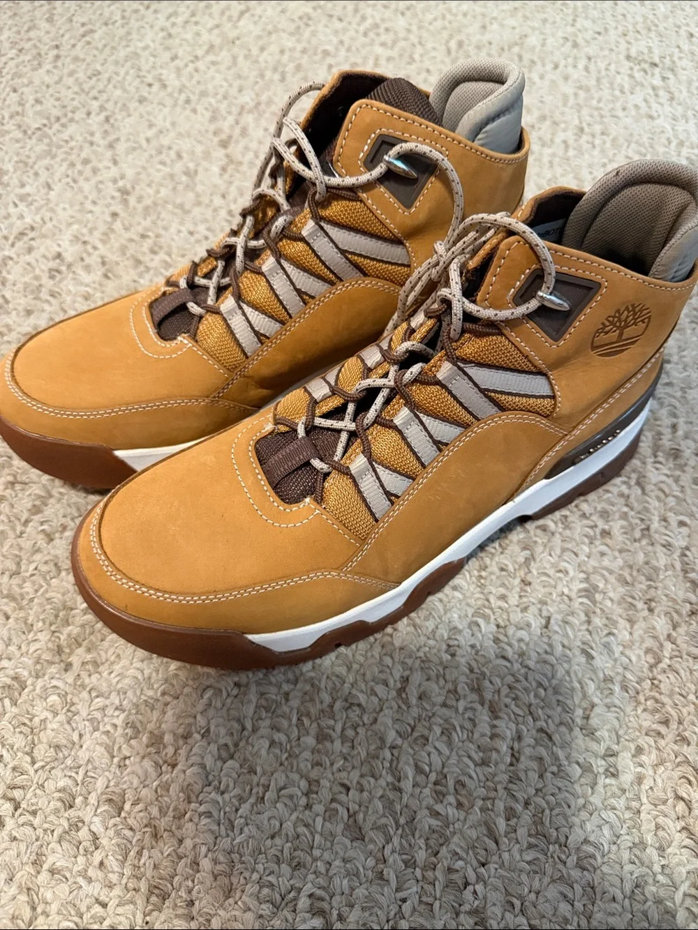 Timberland Women’s Wheat/Tan Nubuck Trail Boots